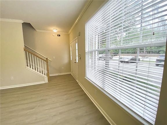 3rd image of 370 Pine Hill Pl