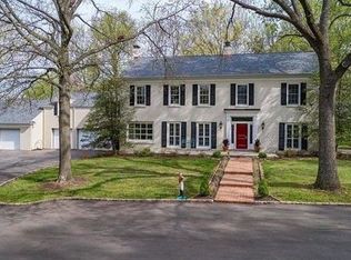 16 Colonial Hills Dr, Saint Louis, MO