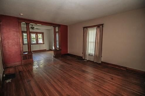 4th image of 606 E Joy St