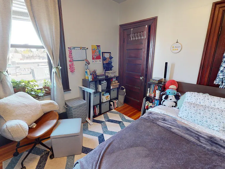 8 Davenport St #4 — Photo 7
