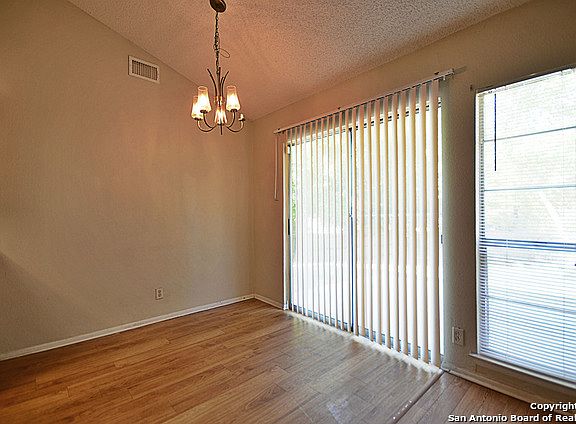 4th image of 1043 Gallatin Dr