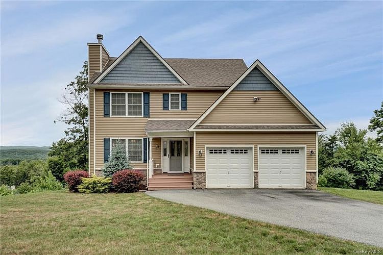 1st image of 19 Rebecca Dr