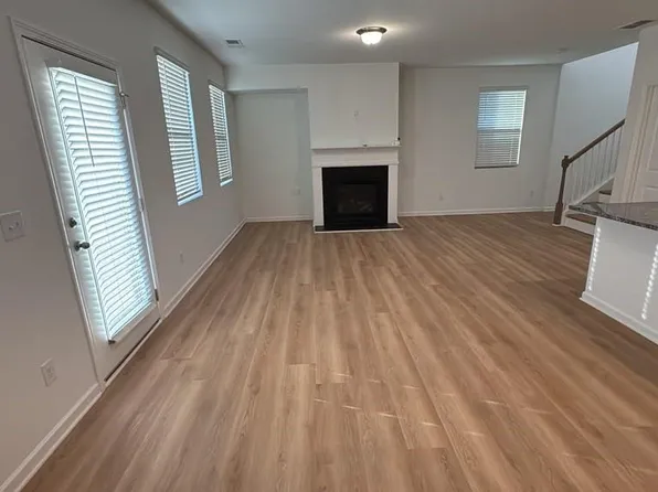 5610 Flint Ln, Cumming, GA 30028