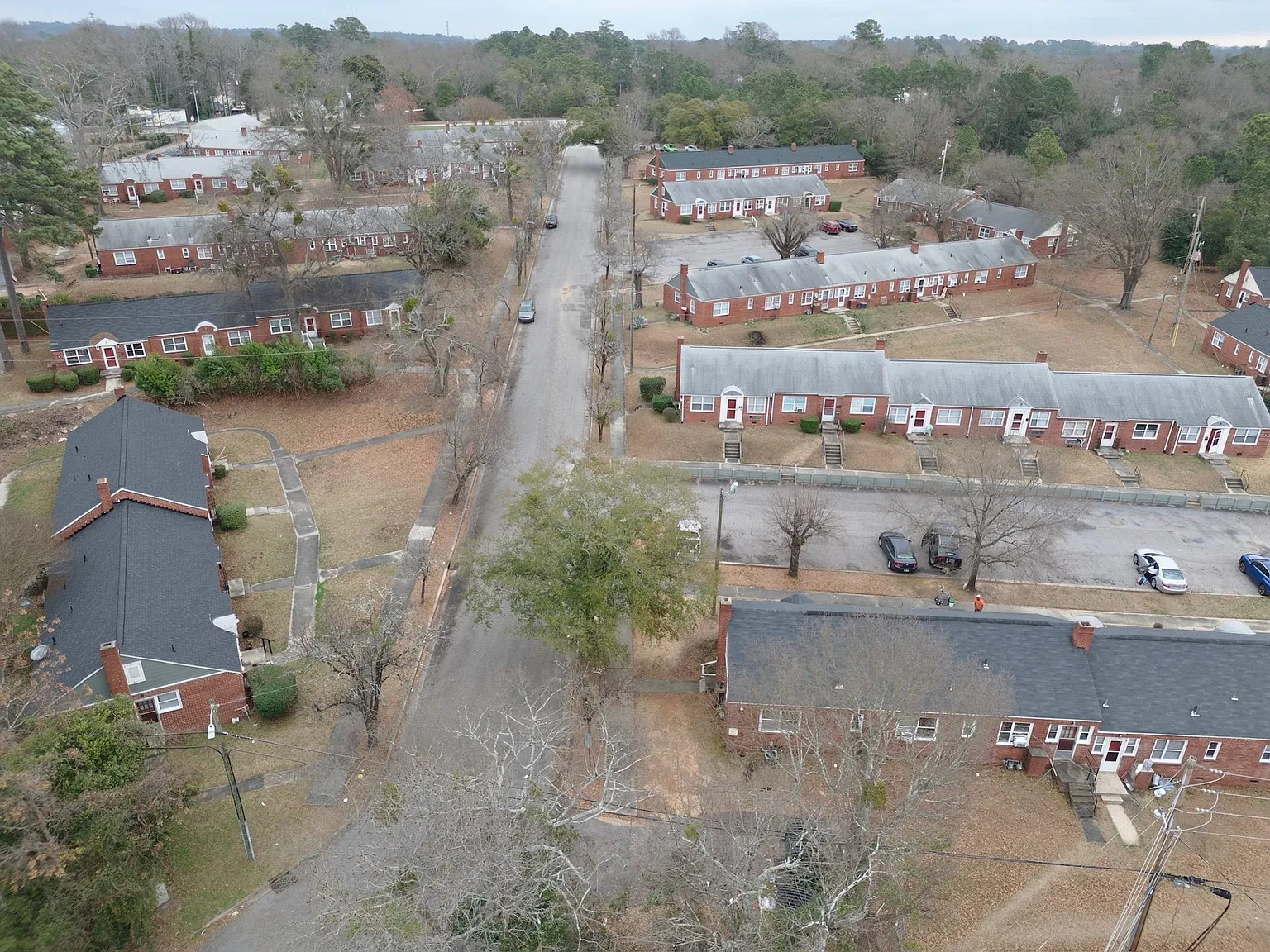 Colonial Village — Photo 3