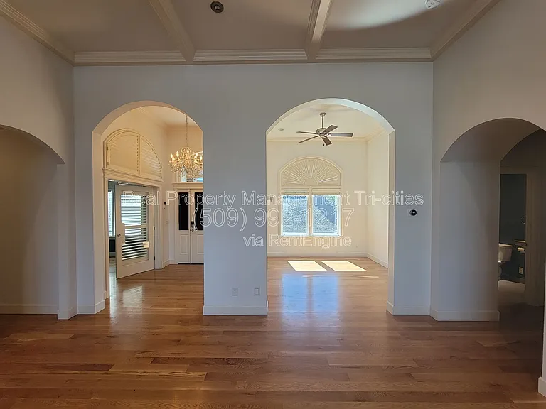 1644 Naples Ln — Photo 5
