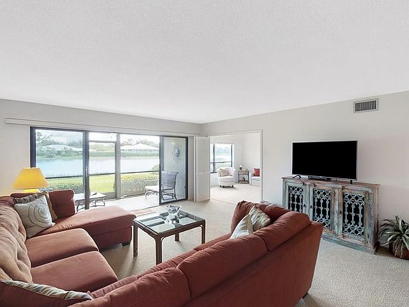 2nd image of 4061 SW Parkgate Blvd APT C