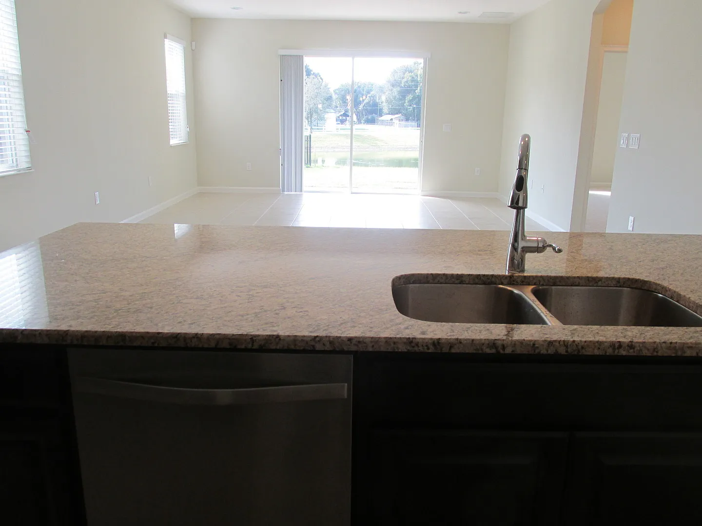 3 Bedroom, 2 Bath,Plus office room ,2 Car Garage, Single Family Home at2404 Sabastian St, Mount D... — Photo 4