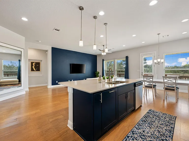 686 Treadwell Ln — Photo 18