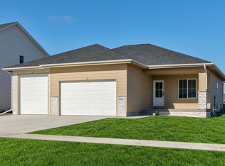 2610 NW Fairfield Dr, Ankeny, IA 50023