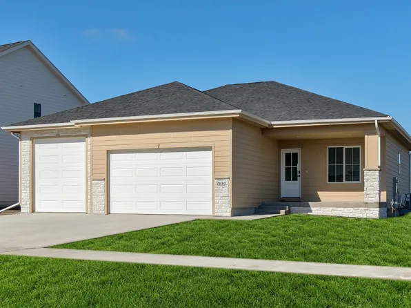 2610 NW Fairfield Dr, Ankeny, IA 50023