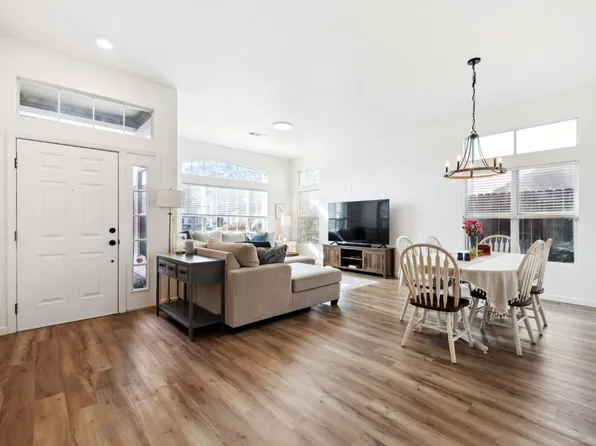 296 Farmington Cir, Roseville, CA 95678