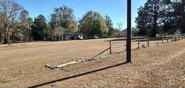 2nd image of 47444 Phillipsville Rd