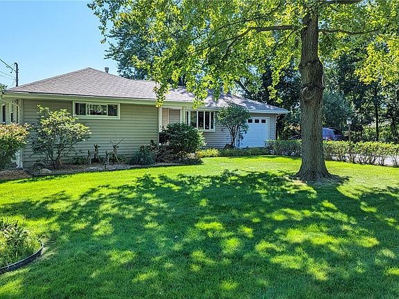 2nd image of 650 Gaylord Ave