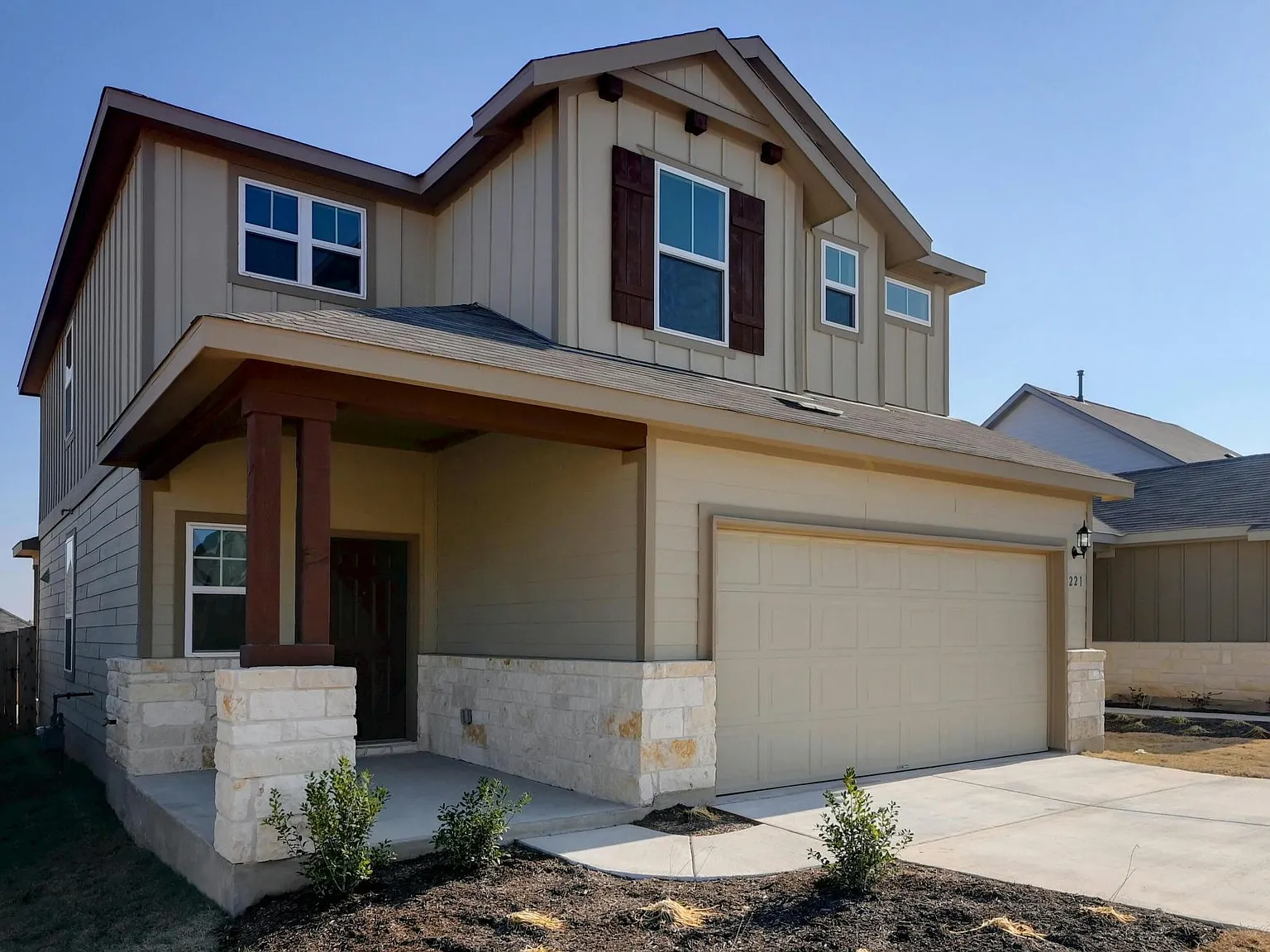 4 bed, 2036 sqft, $2,190 — Photo 2