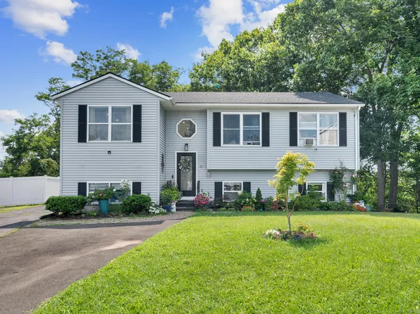 31 Laura Circle, East Haven, CT 06513