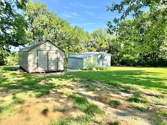 3rd image of 1405 S 951 Road