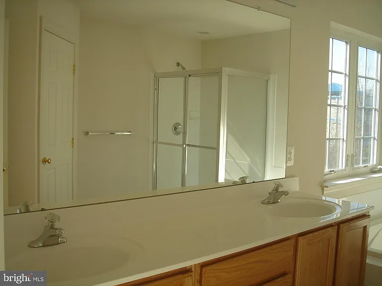 11225 Suffolk Dr — Photo 19