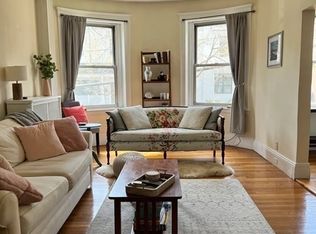 31 Dwight St APT 1, Brookline, MA 02446