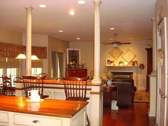 3rd image of 504 Brookview Dr