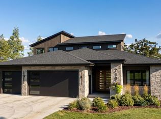 719 Ensconced Way, Chaska, MN 55318