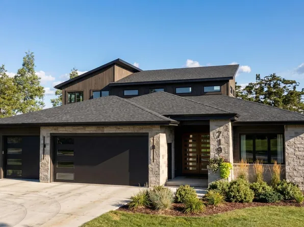 719 Ensconced Way, Chaska, MN 55318