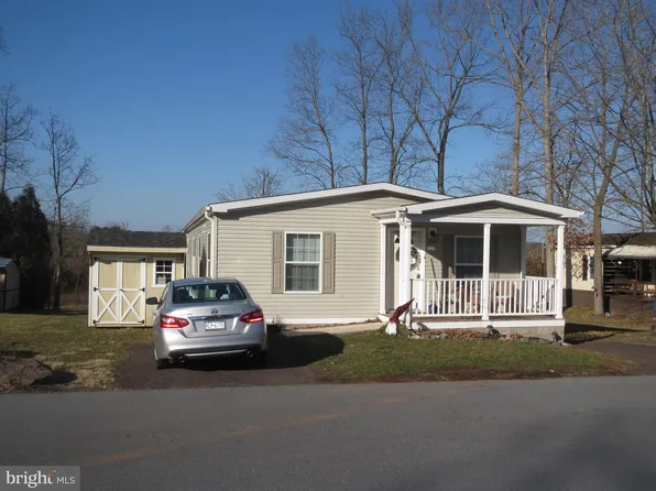 320 Cedar Dr, Green Lane, PA 18054