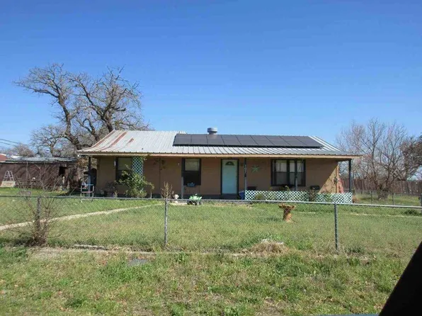 107 Buttercup St, Kingsland, TX 78639