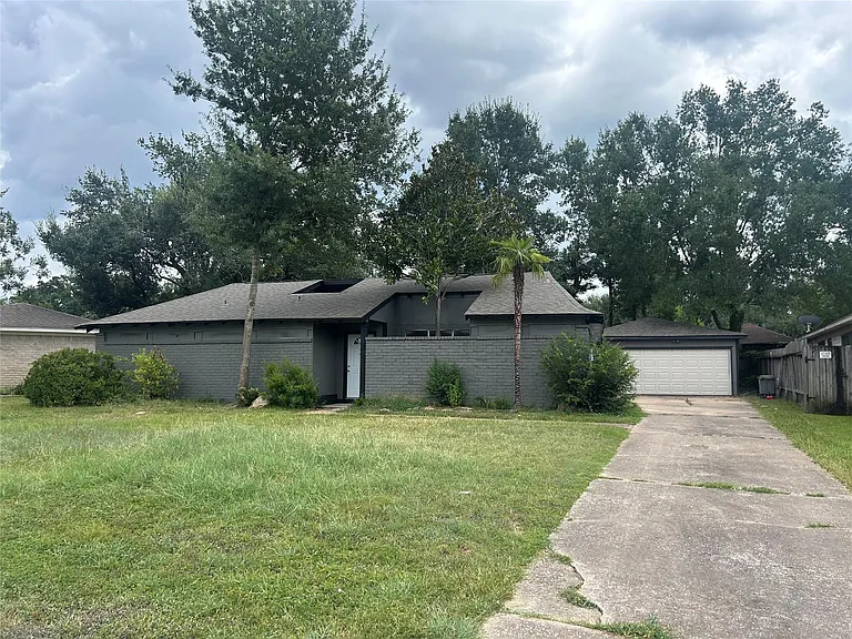 15811 Pathfield Dr — Photo 2