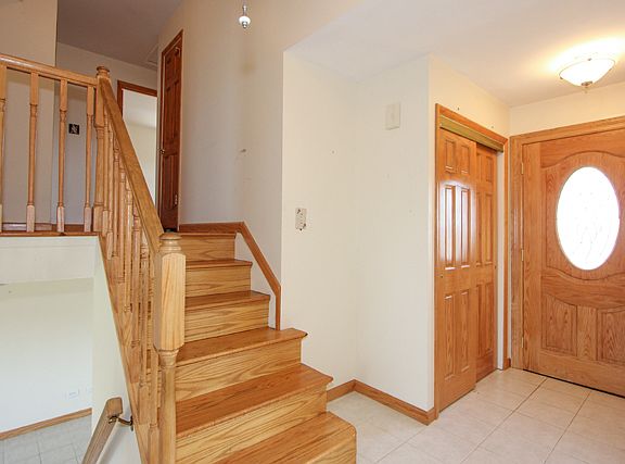 4th image of 681 Sherman St