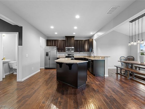 5th image of 3134 Stillwater Dr