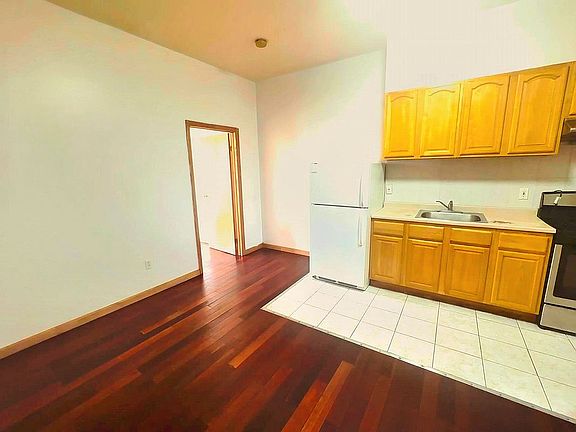 2nd image of 623 52nd St