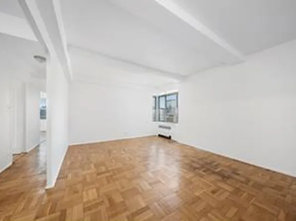 500a Grand Street image 1 of 8