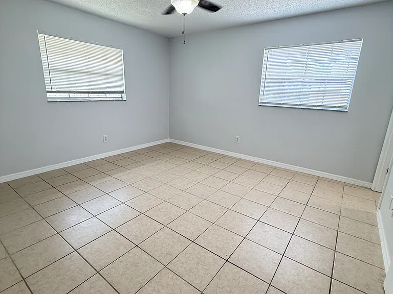 625 Belltower Ave #B — Photo 9