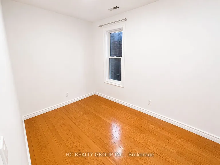 653 Bathurst St — Photo 3