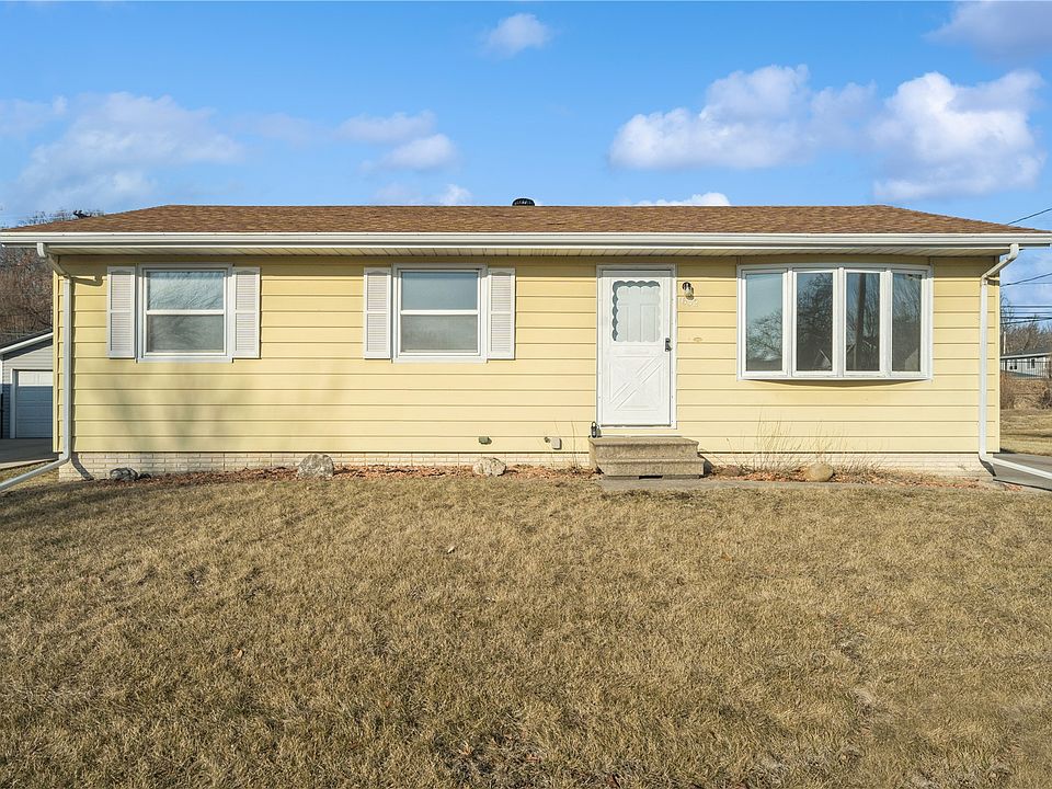 1st image of 1632 Elaine Dr NW