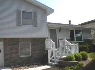 204 6th St, Durant, IA 52747