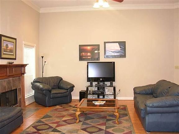 2nd image of 284 Hannah Ln