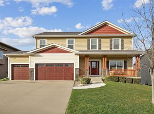 16103 Northpark Dr, Urbandale, IA 50323