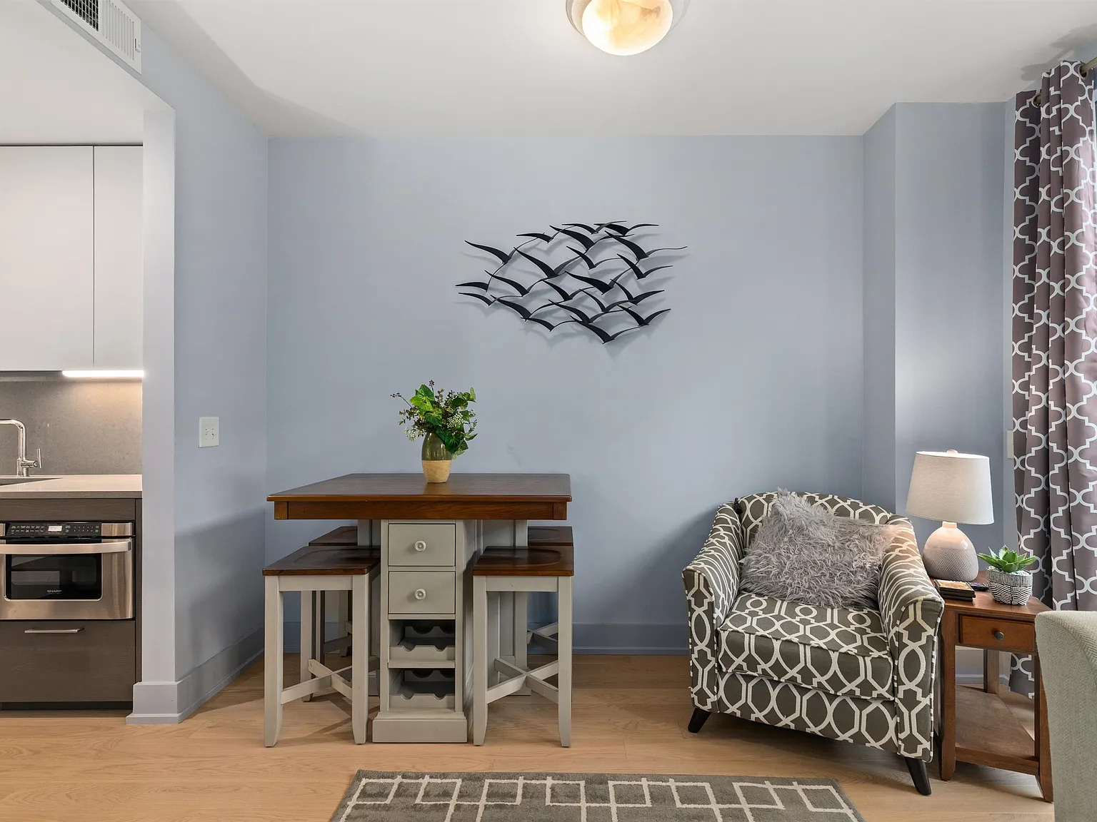 Studio, 1.0 bath, 600 sqft, $3,200 — Photo 3
