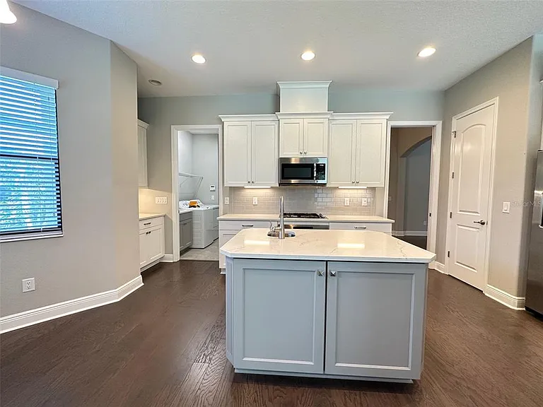 981 Bee Branch Ct — Photo 3