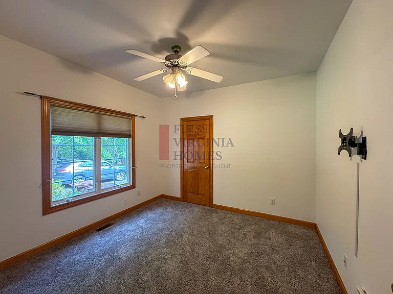 25 Fleetwood Dr — Photo 8