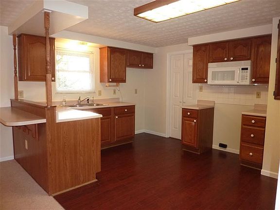 2nd image of 6606 Celestine St