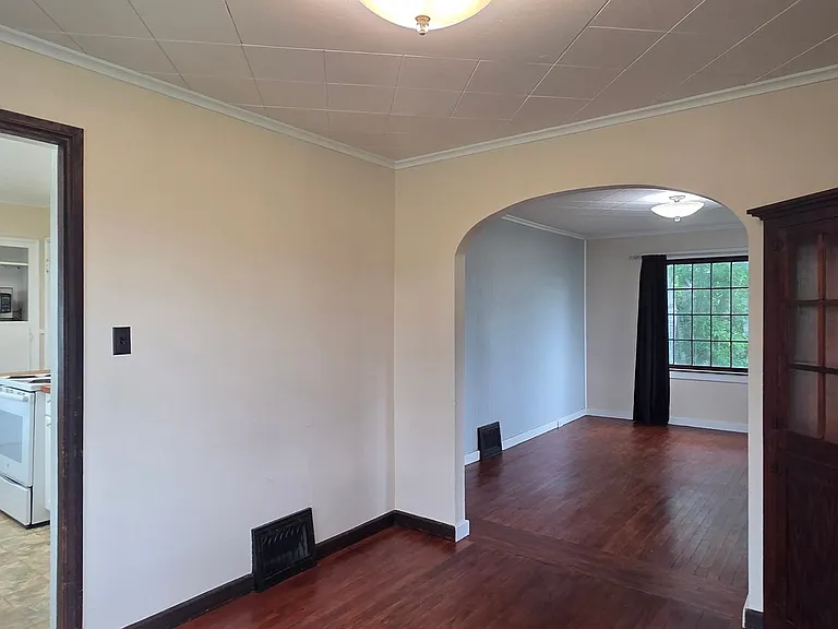 13497 Center Rd — Photo 9