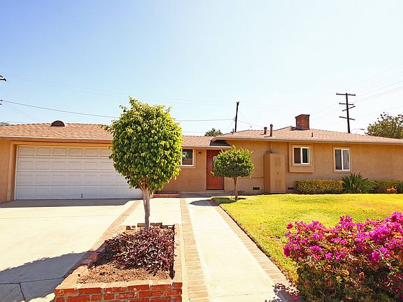 3rd image of 1549 E Rowland Ave