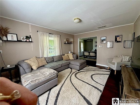 2nd image of 17 Bird St