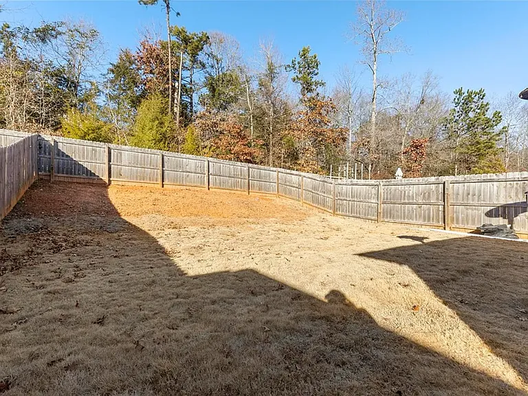 676 Village Dr — Photo 12