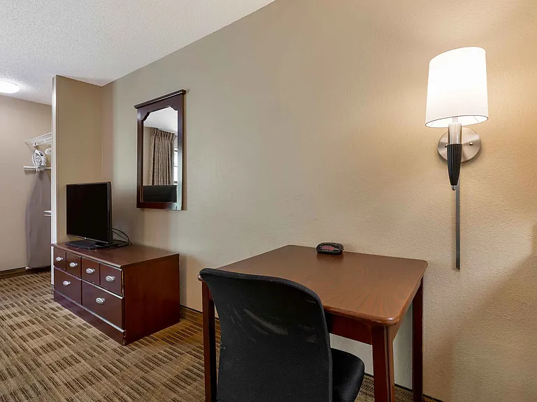 Studio Suite - 2 Full Beds