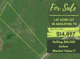 242 Colt Trl, Angleton, TX 77515