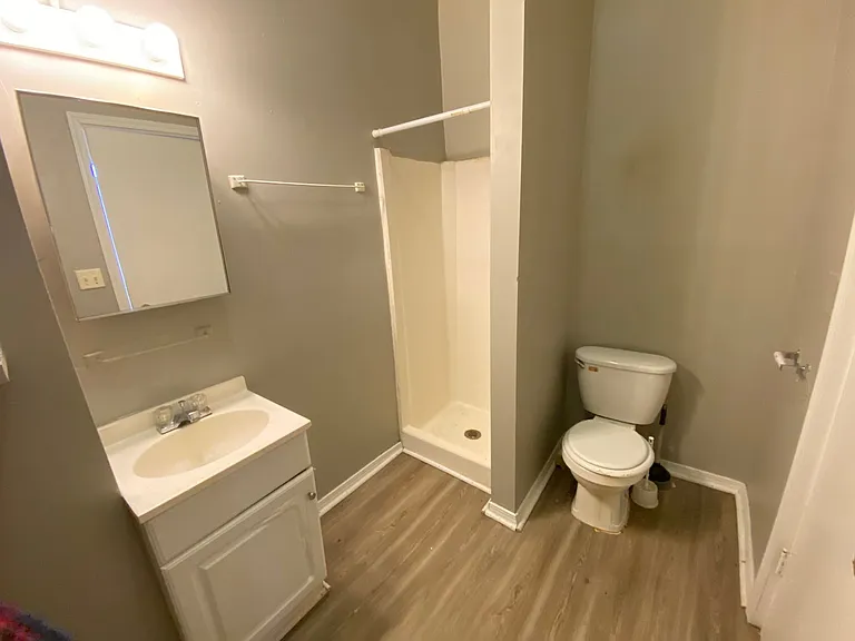 1031 Hartford St — Photo 3