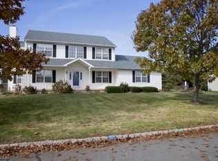 36 Ruppert Dr, Somerset, NJ 08873